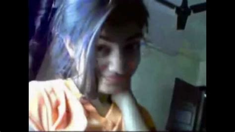 hot desi mms|Desi MMS clips and videos leaked online